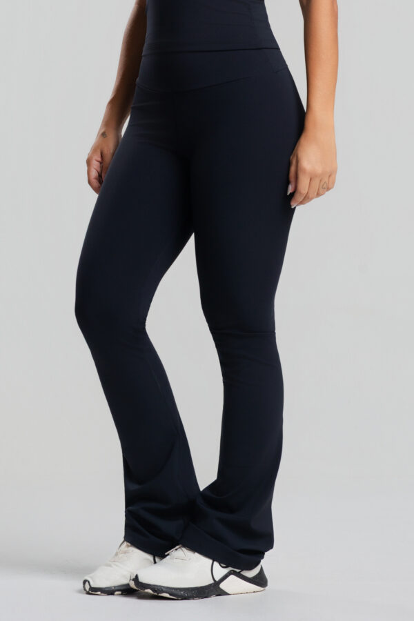 Calça Flare Aura - Preto - Imagem 4